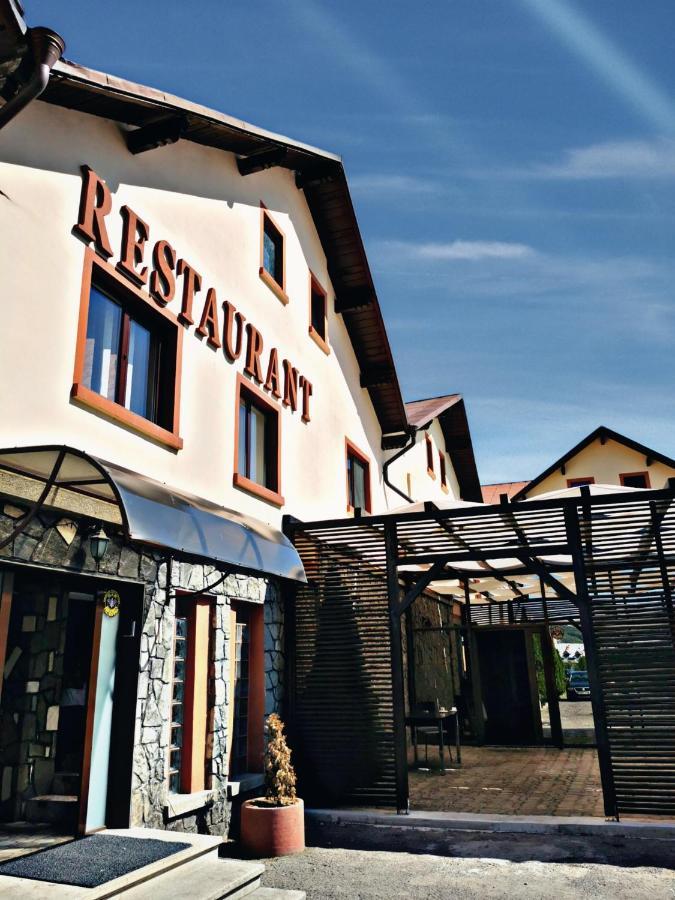 International Recola Motel Băneşti Buitenkant foto