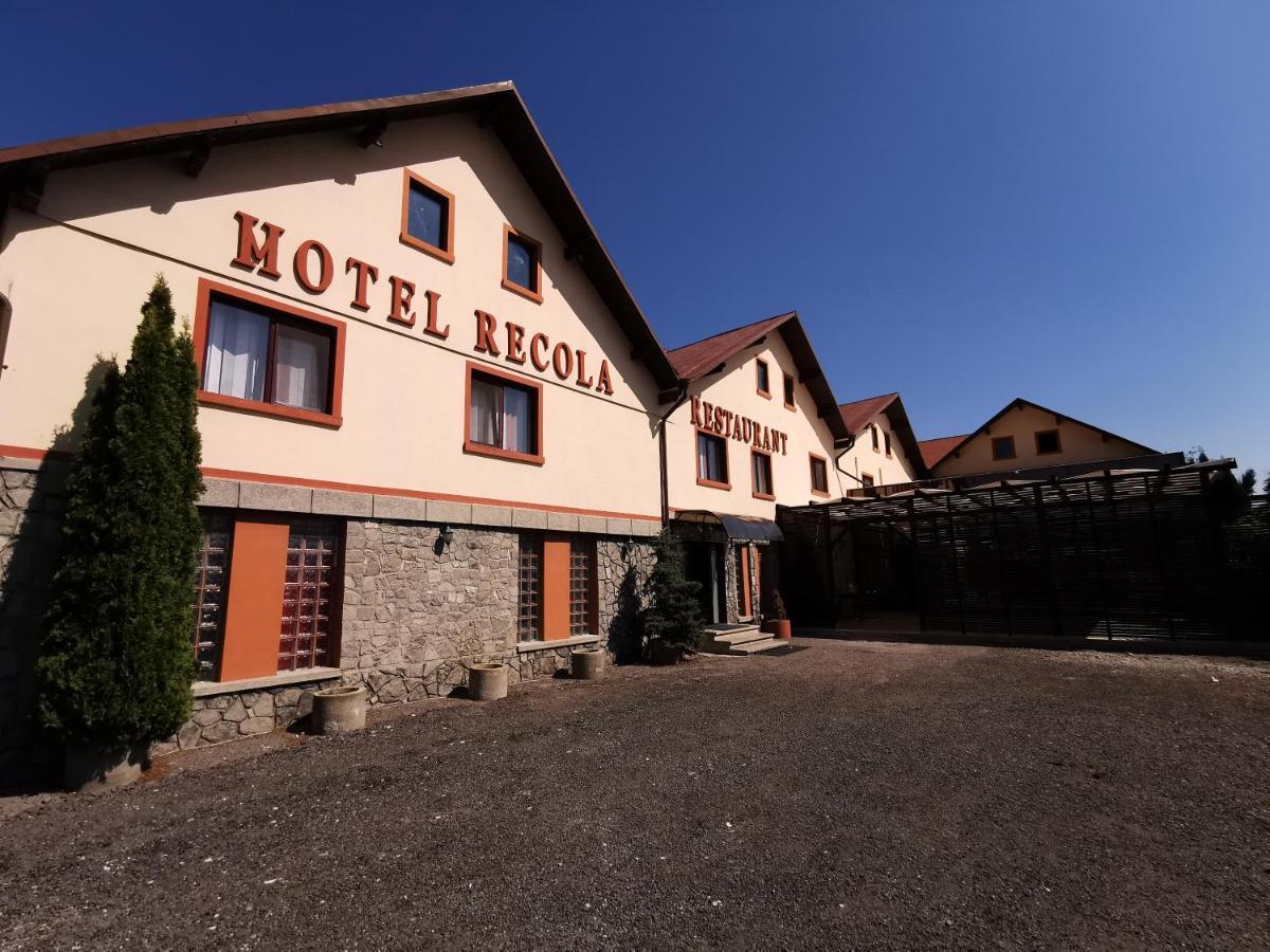 International Recola Motel Băneşti Buitenkant foto