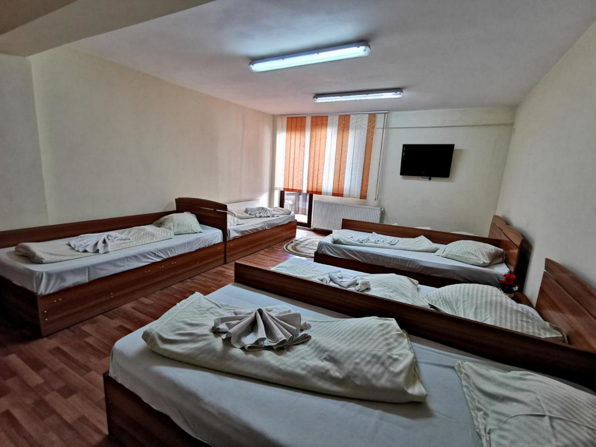 International Recola Motel Băneşti Buitenkant foto