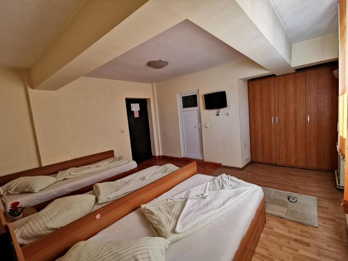 International Recola Motel Băneşti Buitenkant foto