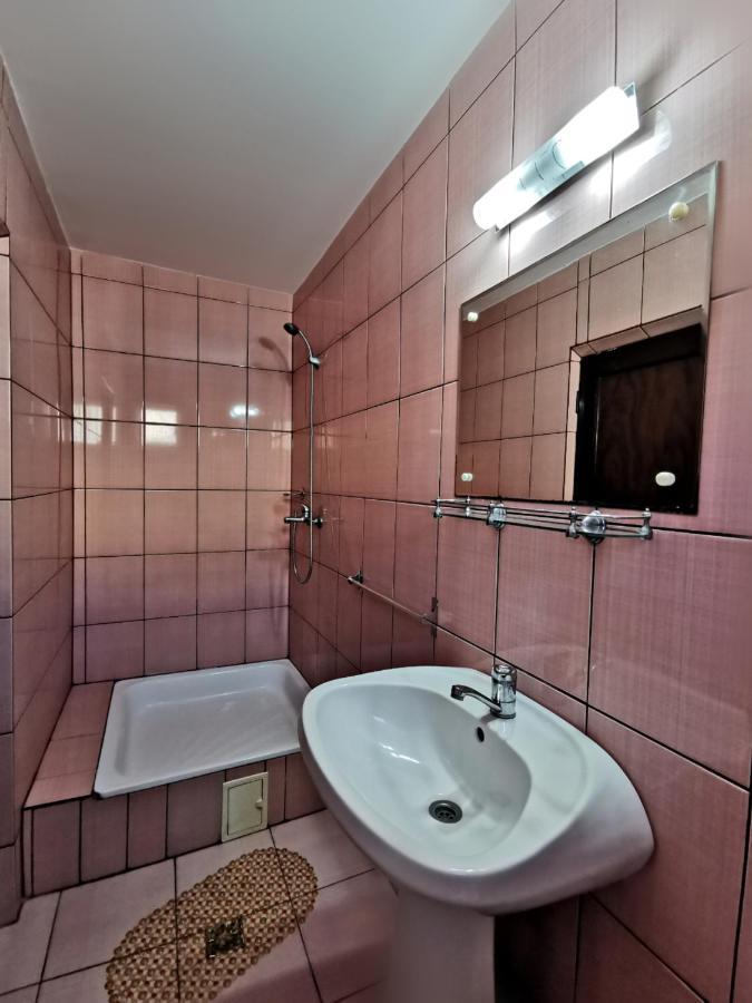 International Recola Motel Băneşti Buitenkant foto